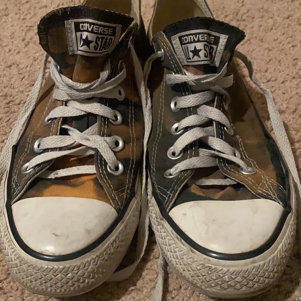 Converse Size 9 Women’s